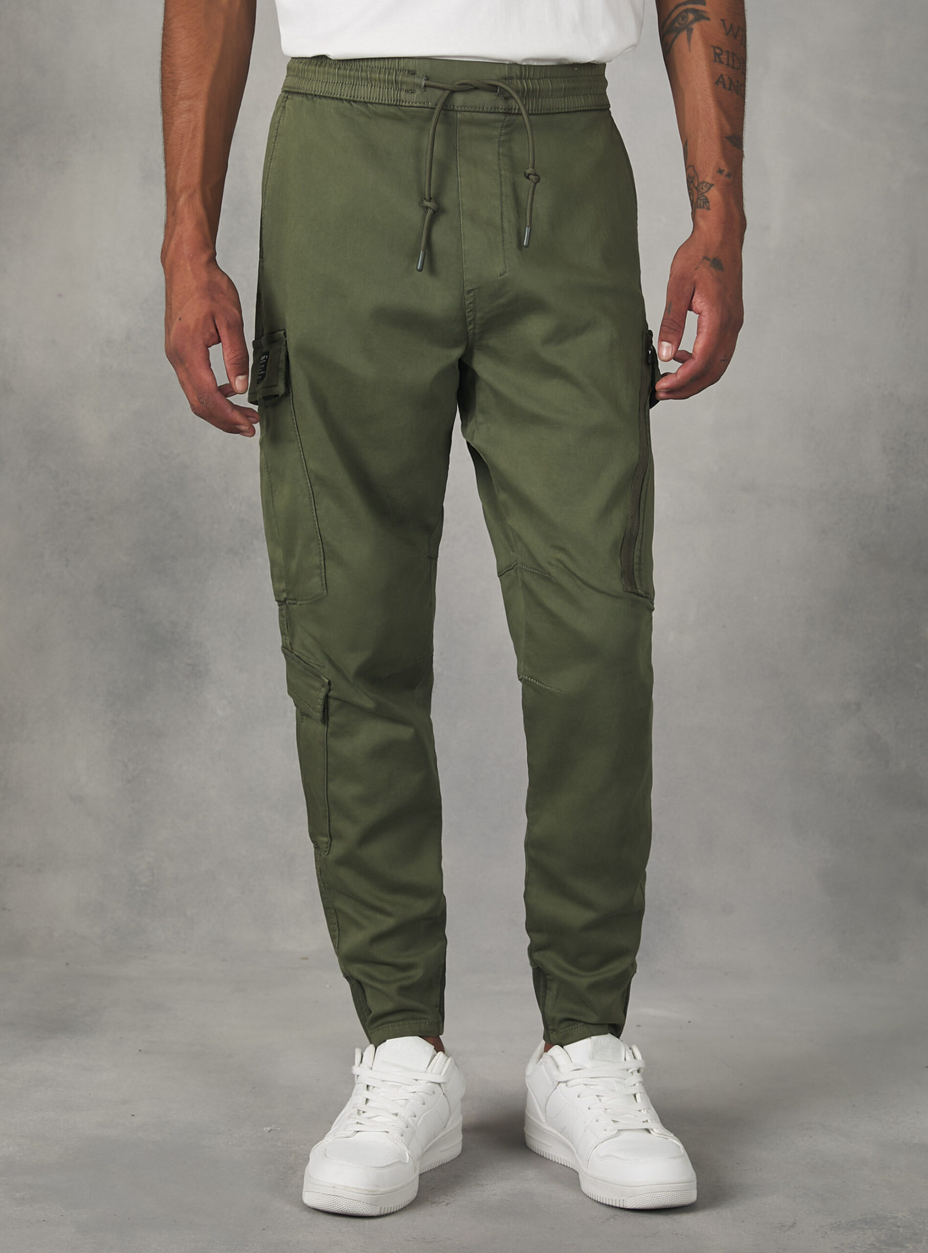 pantaloni-jogger-194fud-1.jpg