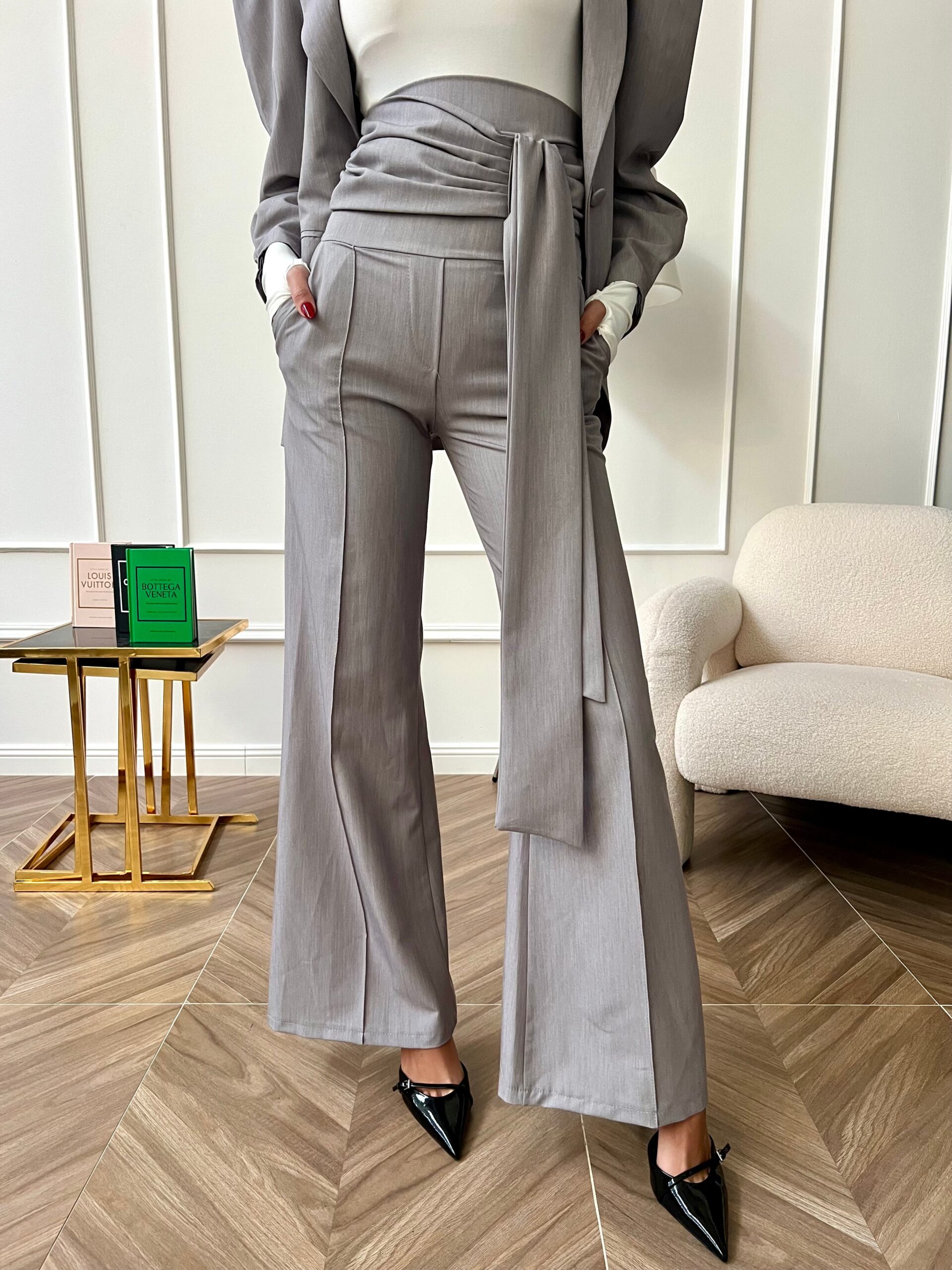 pantaloni-vita-alta-781cee-1.jpg